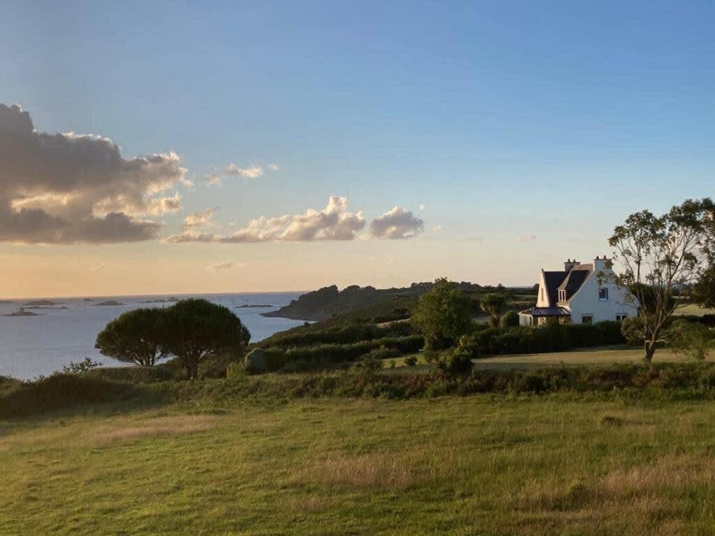 Kermartin - Maison De Famille Avec Vue Sur La Baie De Morlaix Plouézocʼh Екстериор снимка