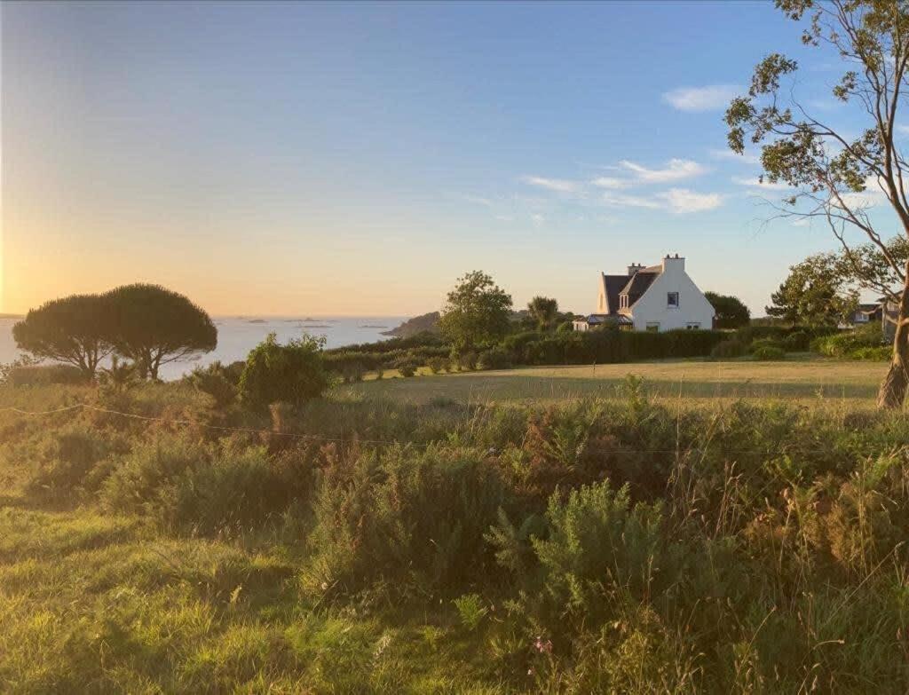 Kermartin - Maison De Famille Avec Vue Sur La Baie De Morlaix Plouézocʼh Екстериор снимка